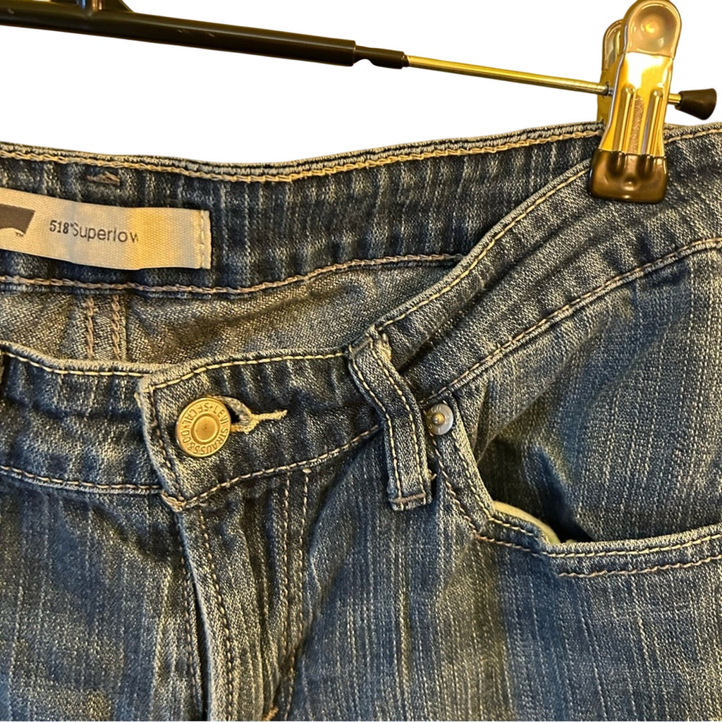 Levi's 518 Super Low Rise Boot Cut Jeans Size 9 Y2K Medium Light Wash Stretch