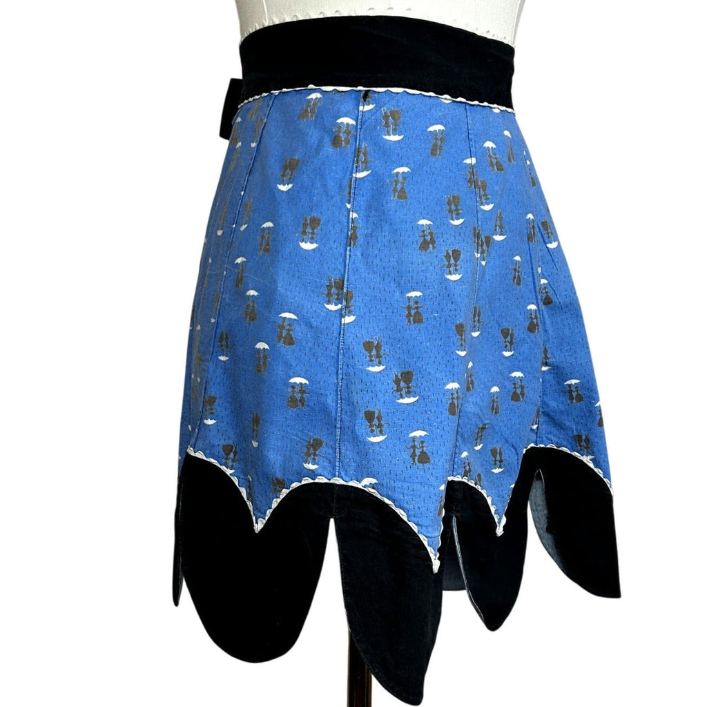 VTG 50s Blue Umbrella Print Apron Scalloped Rick Rack Trim Cottage Grandma Retro