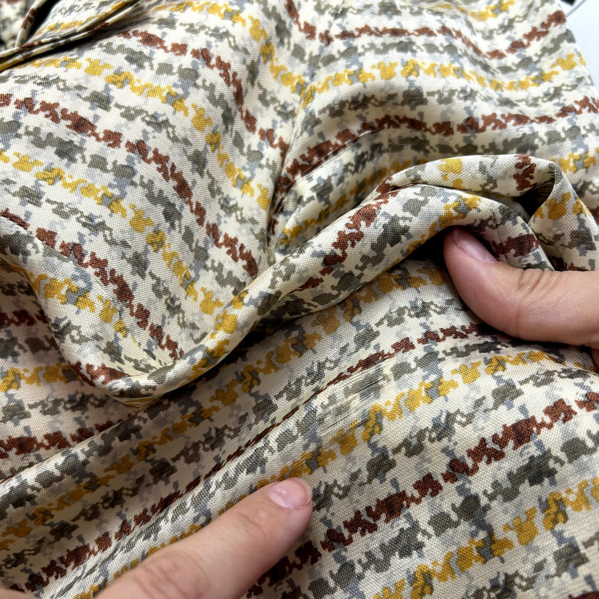 VTG 70s Sir Norman Hartnell M Tan Silk Houndstooth Pussy Bow Couture Blouse