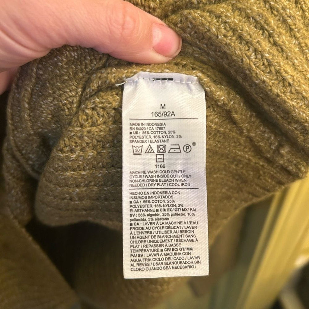 NWT Old Navy SoSoft Cable Knit Sweater Medium Mustard Green Mock Neck Fisherman