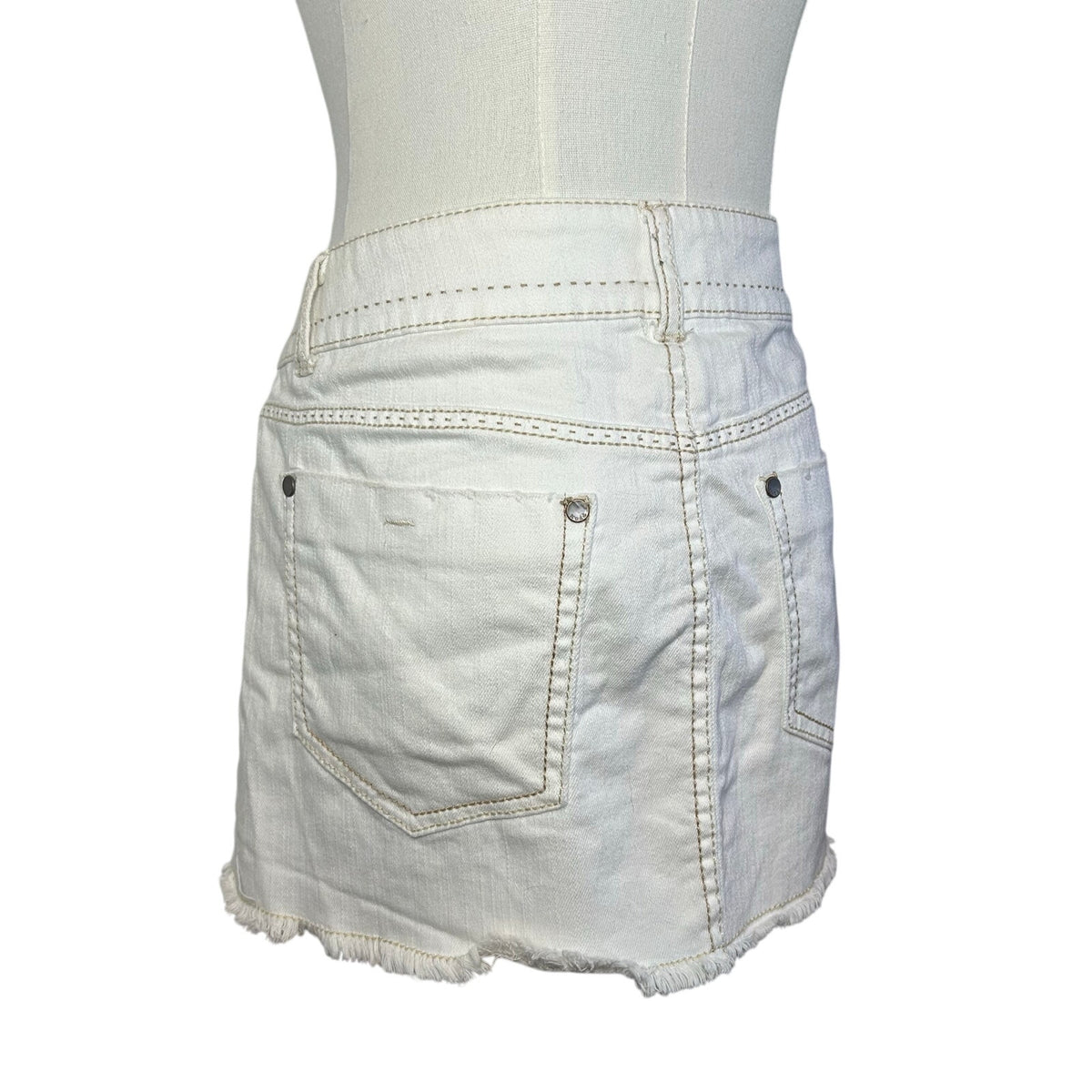 VTG Y2K Mudd White Denim 8 Mini Skirt Raw Hem Grunge Streetwear Retro Casual