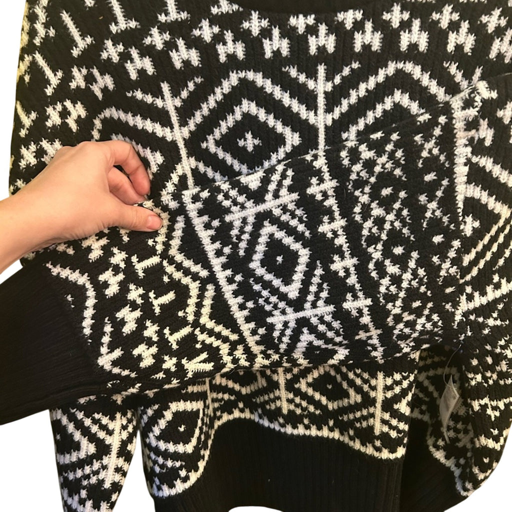 Old Navy SoSoft Fair Isle Sweater Black White Geo Pattern Large NWT Cropped L