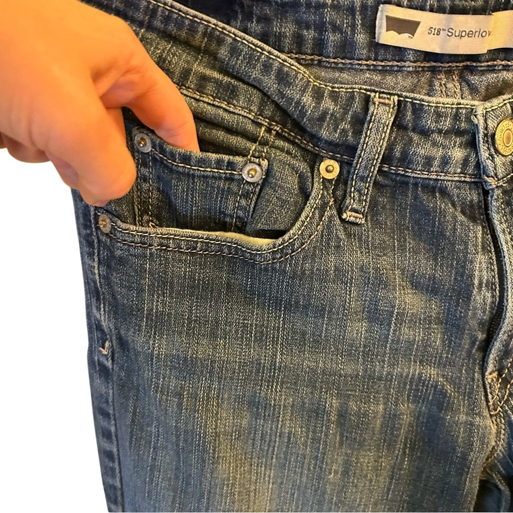 Levi's 518 Super Low Rise Boot Cut Jeans Size 9 Y2K Medium Light Wash Stretch
