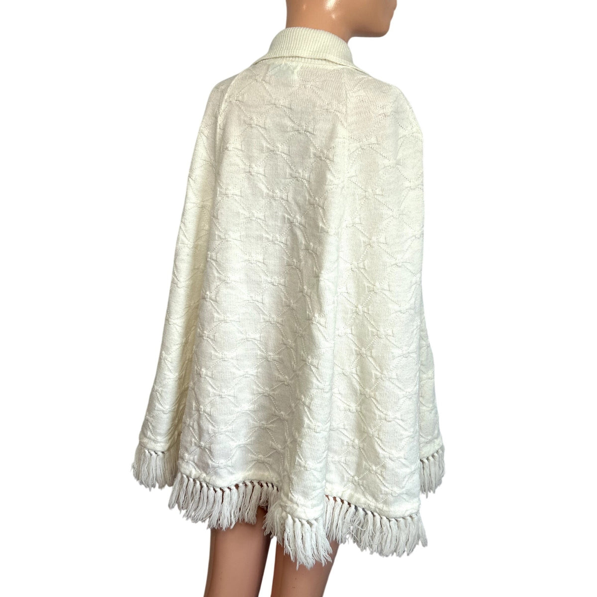 VTG 70s Cuddle Knit OS White Button Front Fringe Knit Poncho Cape Sweater Twee