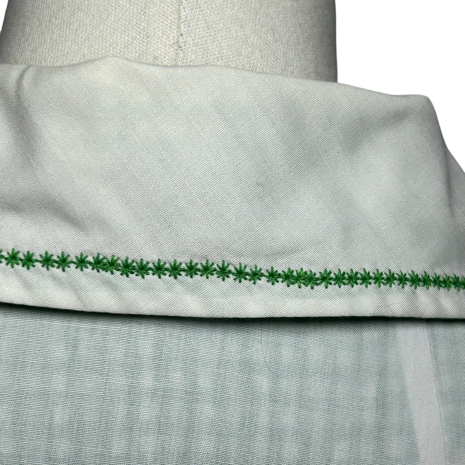 VTG 70s White Shamrock M Embroidery Gingham St. Patrick's Day Top Twee Retro