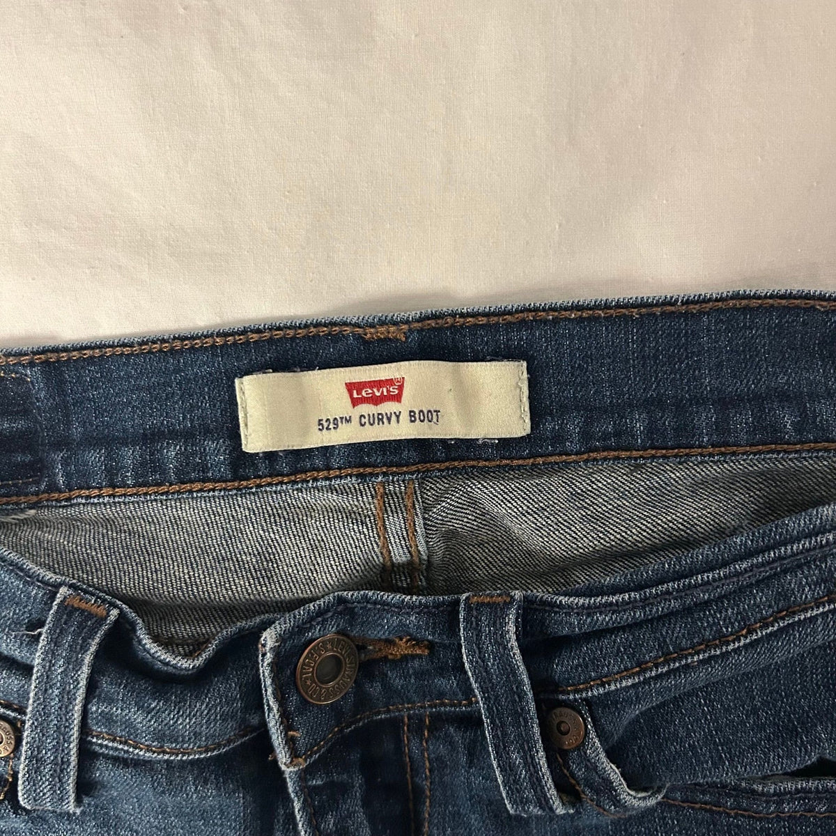 Levi's 529 Curvy Cut Off Denim Shorts Women's Size 4 Dark Wash Indigo