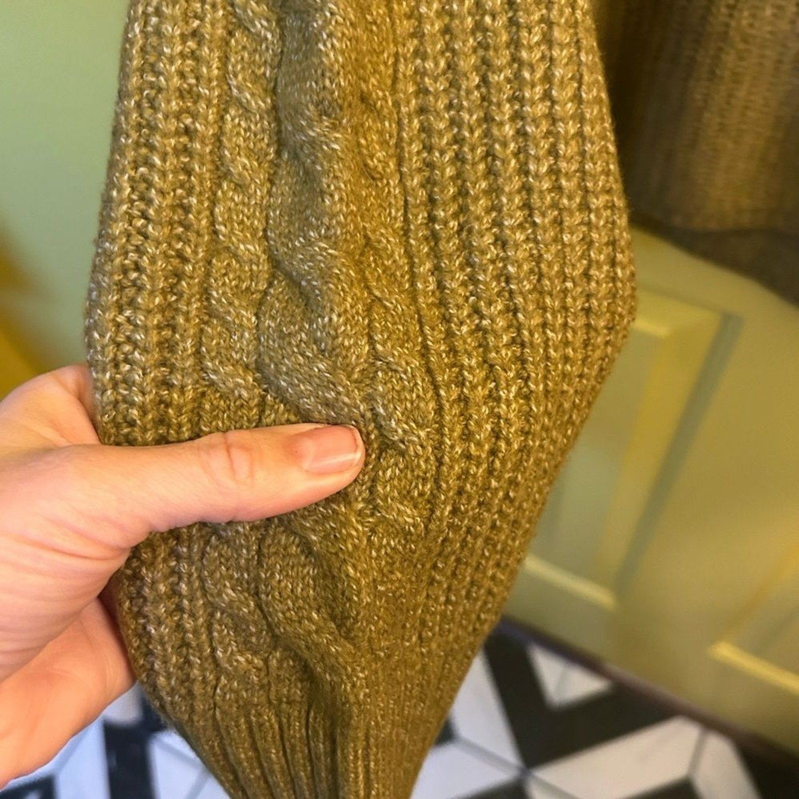NWT Old Navy SoSoft Cable Knit Sweater Medium Mustard Green Mock Neck Fisherman