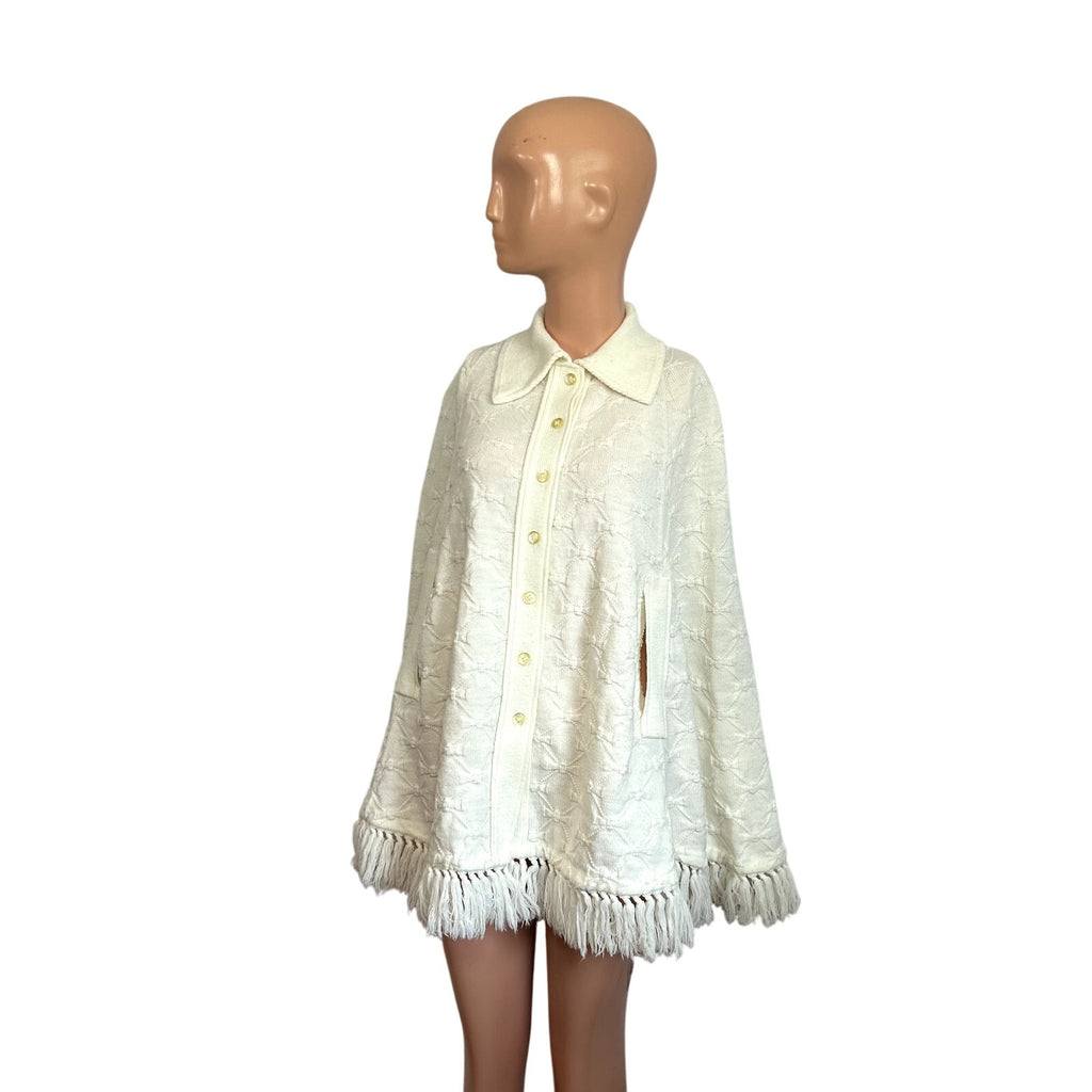 VTG 70s Cuddle Knit OS White Button Front Fringe Knit Poncho Cape Sweater Twee