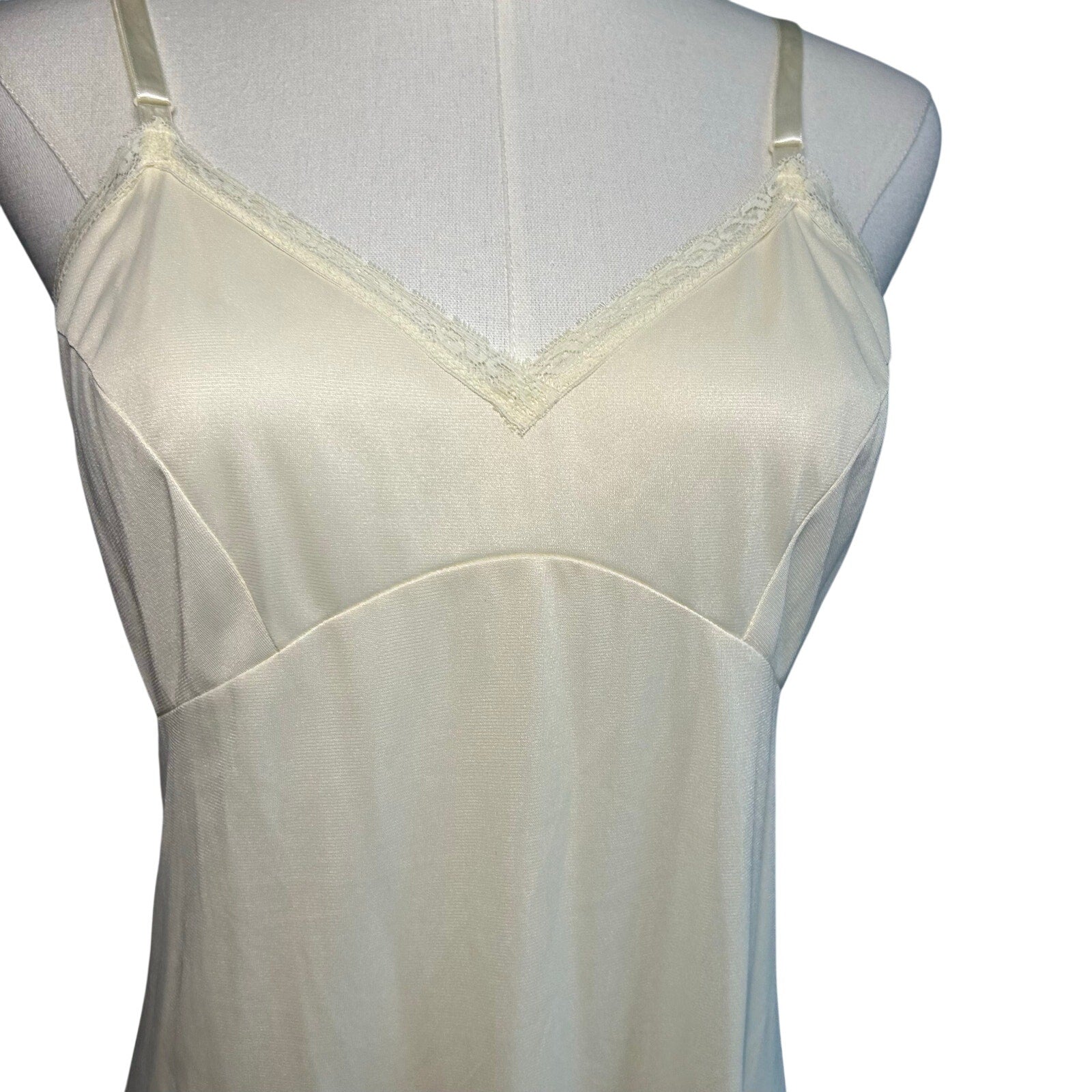 VTG 70s JCPenney Cream Slip S Minimalist Lingerie Coquette Cottage Romantic Twee