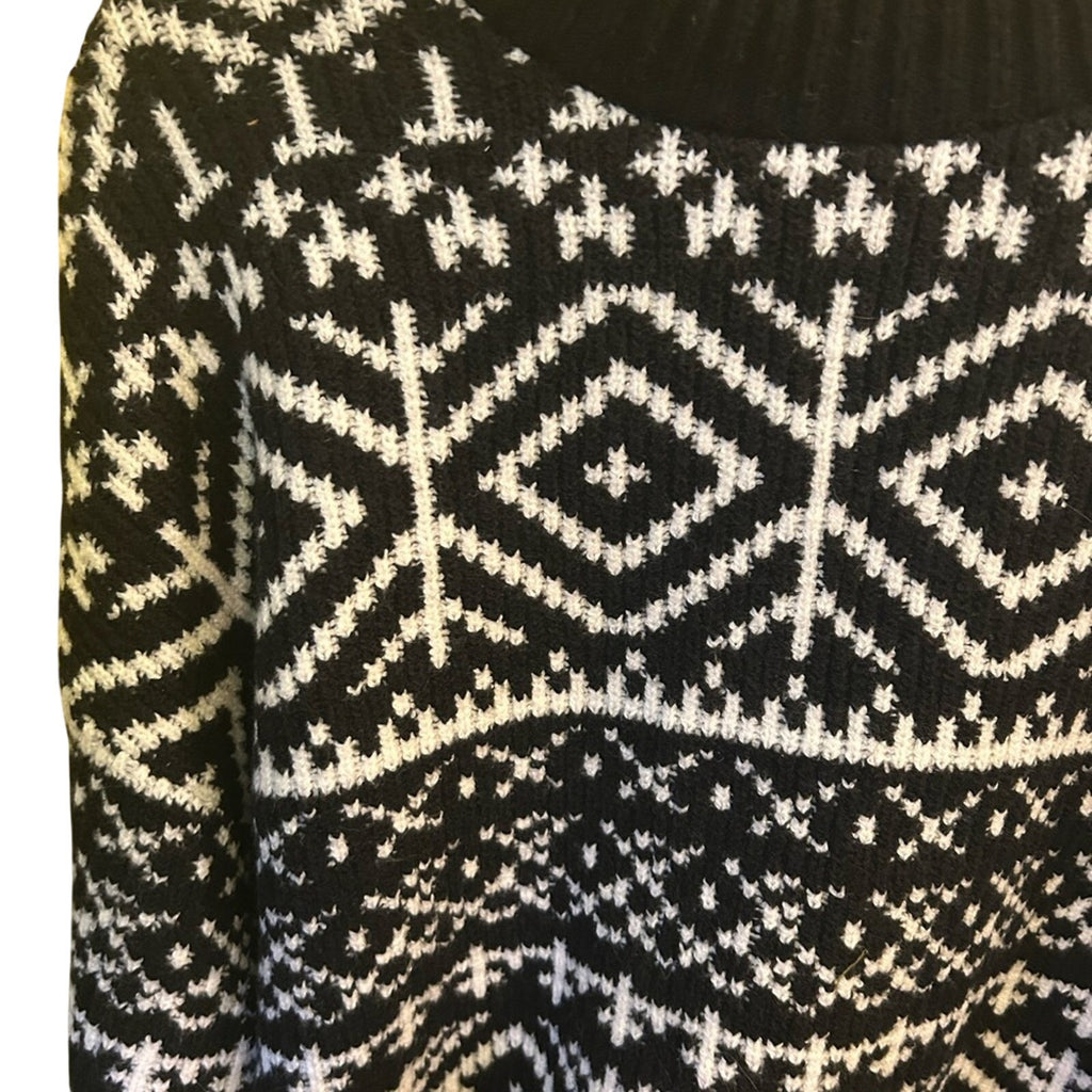 Old Navy SoSoft Fair Isle Sweater Black White Geo Pattern Large NWT Cropped L