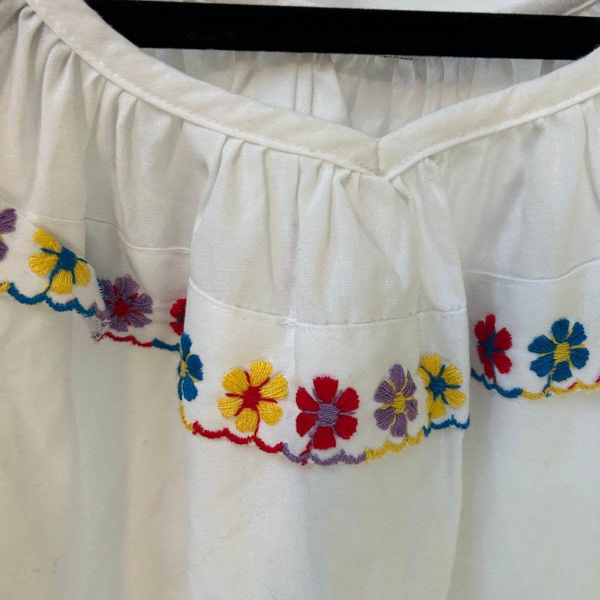 VTG Rockmount Ranch Wear White Floral Embroidered Ruffle Peasant Blouse Boho