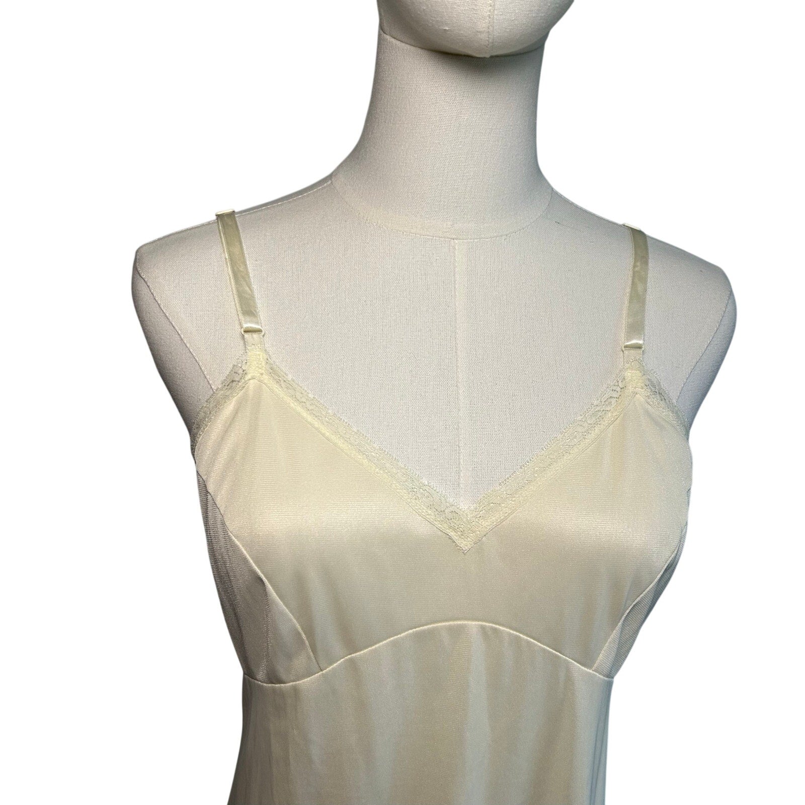 VTG 70s JCPenney Cream Slip S Minimalist Lingerie Coquette Cottage Romantic Twee