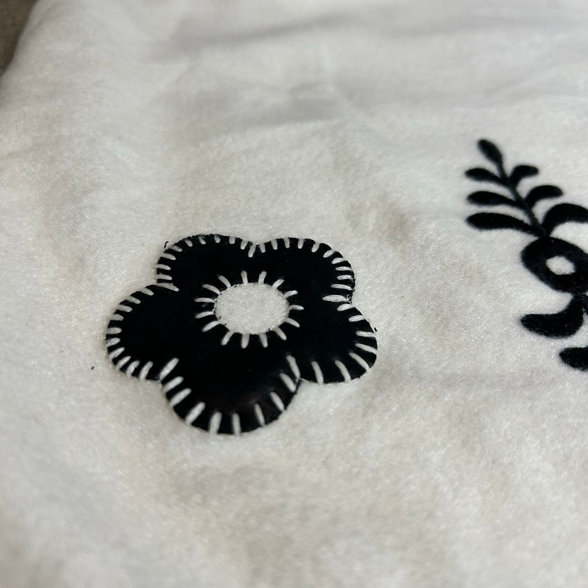 VTG 90s Venezia White Black Embroidered Mini Skirt Plus 16 XL Grunge Retro Y2K