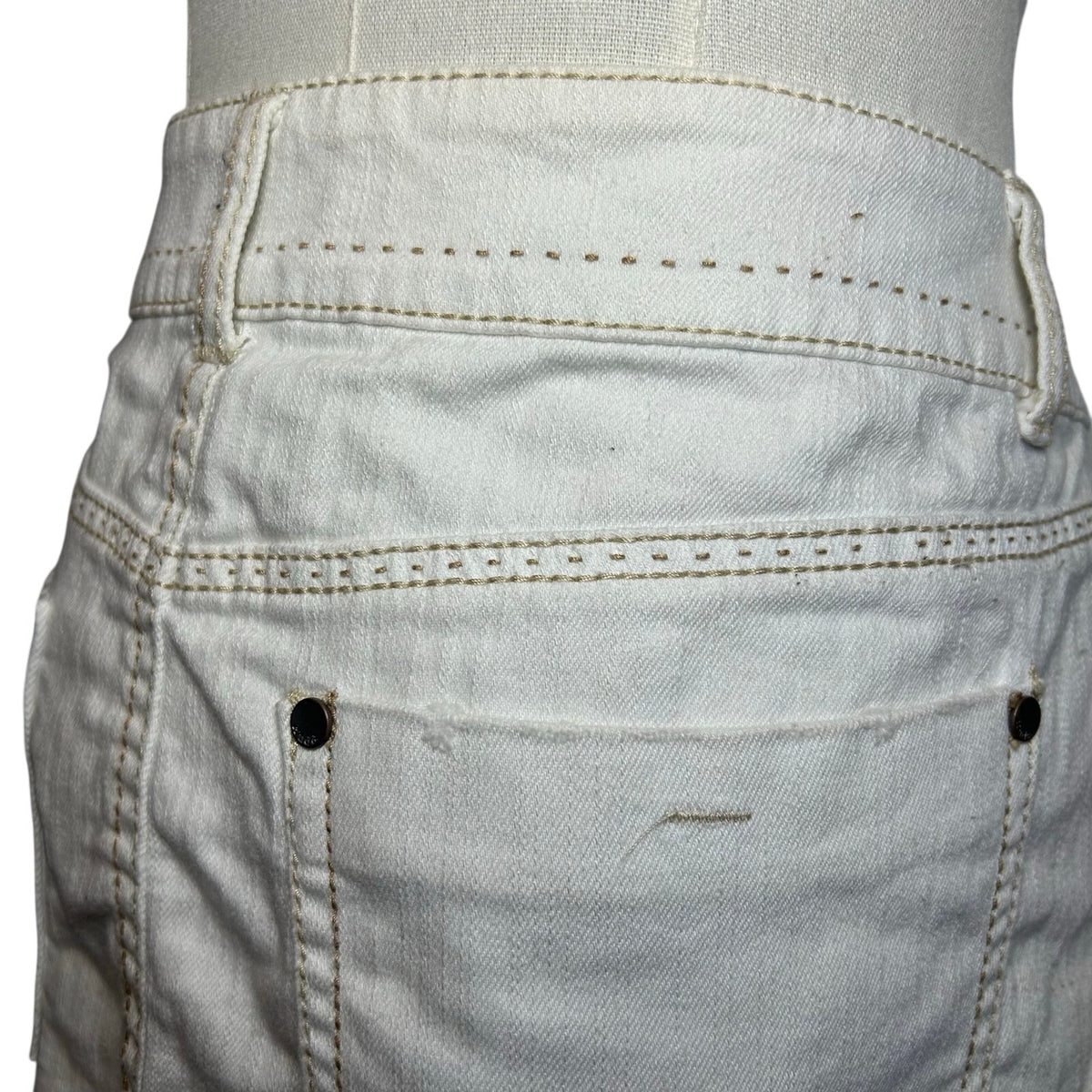 VTG Y2K Mudd White Denim 8 Mini Skirt Raw Hem Grunge Streetwear Retro Casual