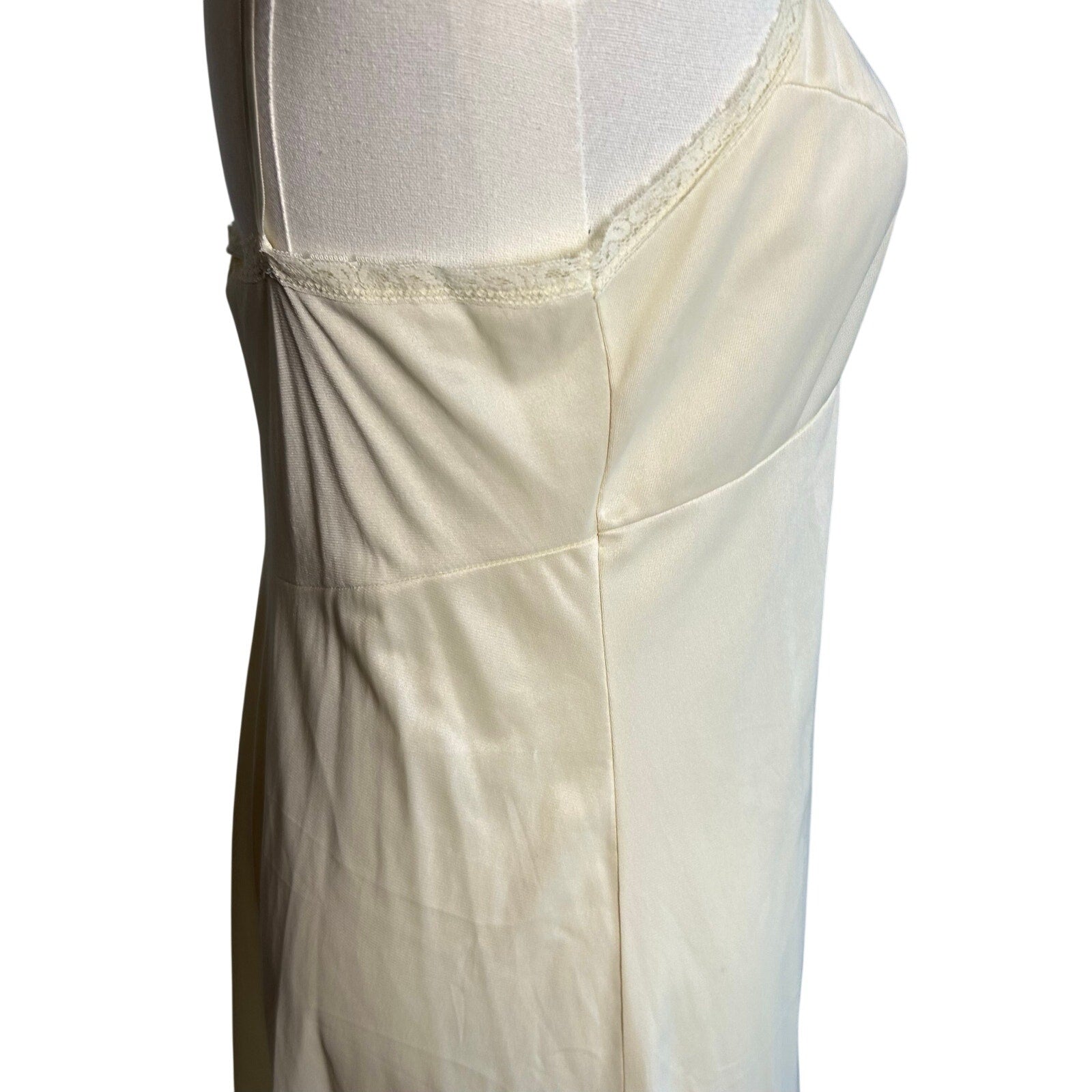 VTG 70s JCPenney Cream Slip S Minimalist Lingerie Coquette Cottage Romantic Twee