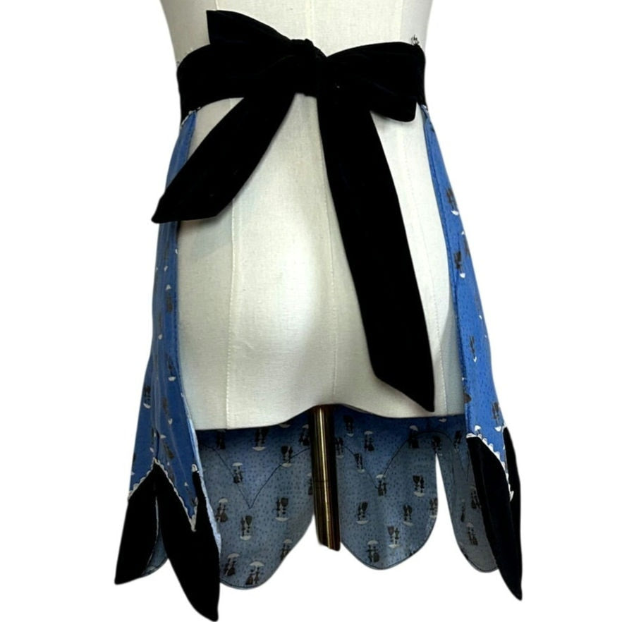 VTG 50s Blue Umbrella Print Apron Scalloped Rick Rack Trim Cottage Grandma Retro
