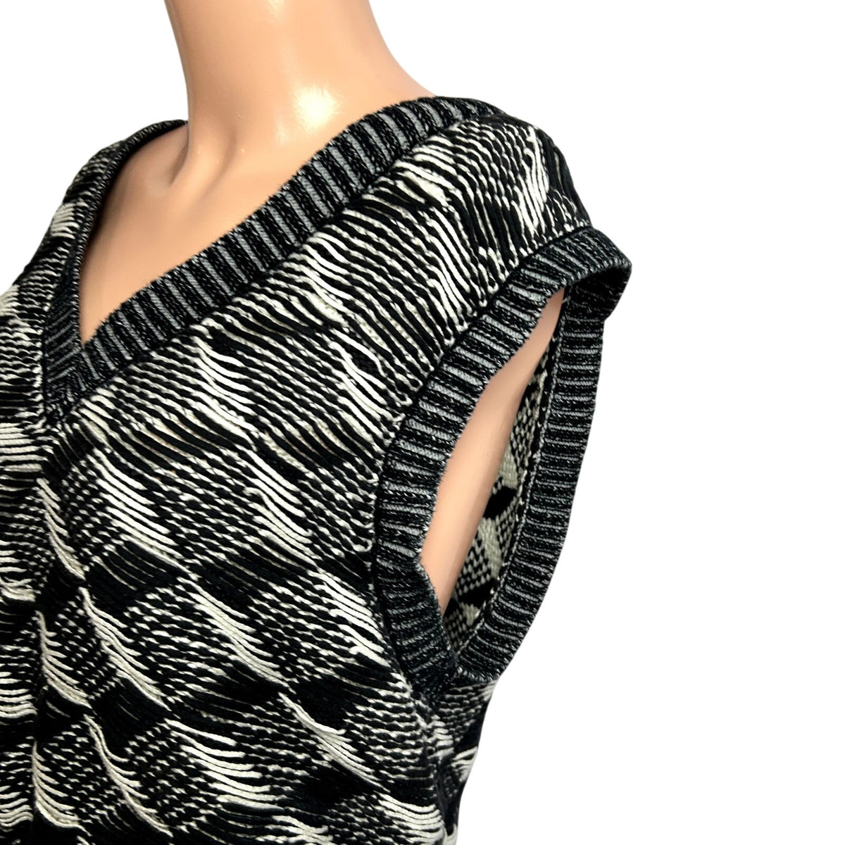 Anthropologie HWR Black White Zip Back Cotton L Sweater Vest Dark Academia Chic