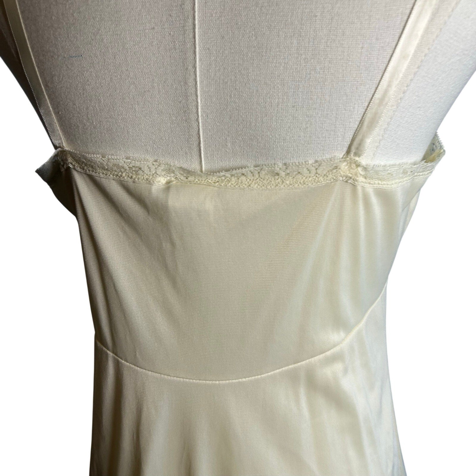 VTG 70s JCPenney Cream Slip S Minimalist Lingerie Coquette Cottage Romantic Twee