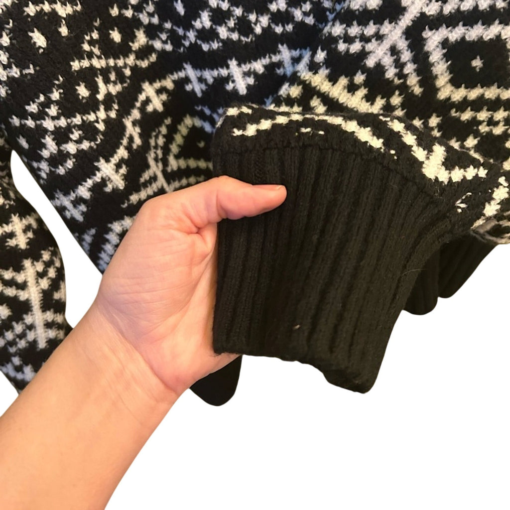 Old Navy SoSoft Fair Isle Sweater Black White Geo Pattern Large NWT Cropped L