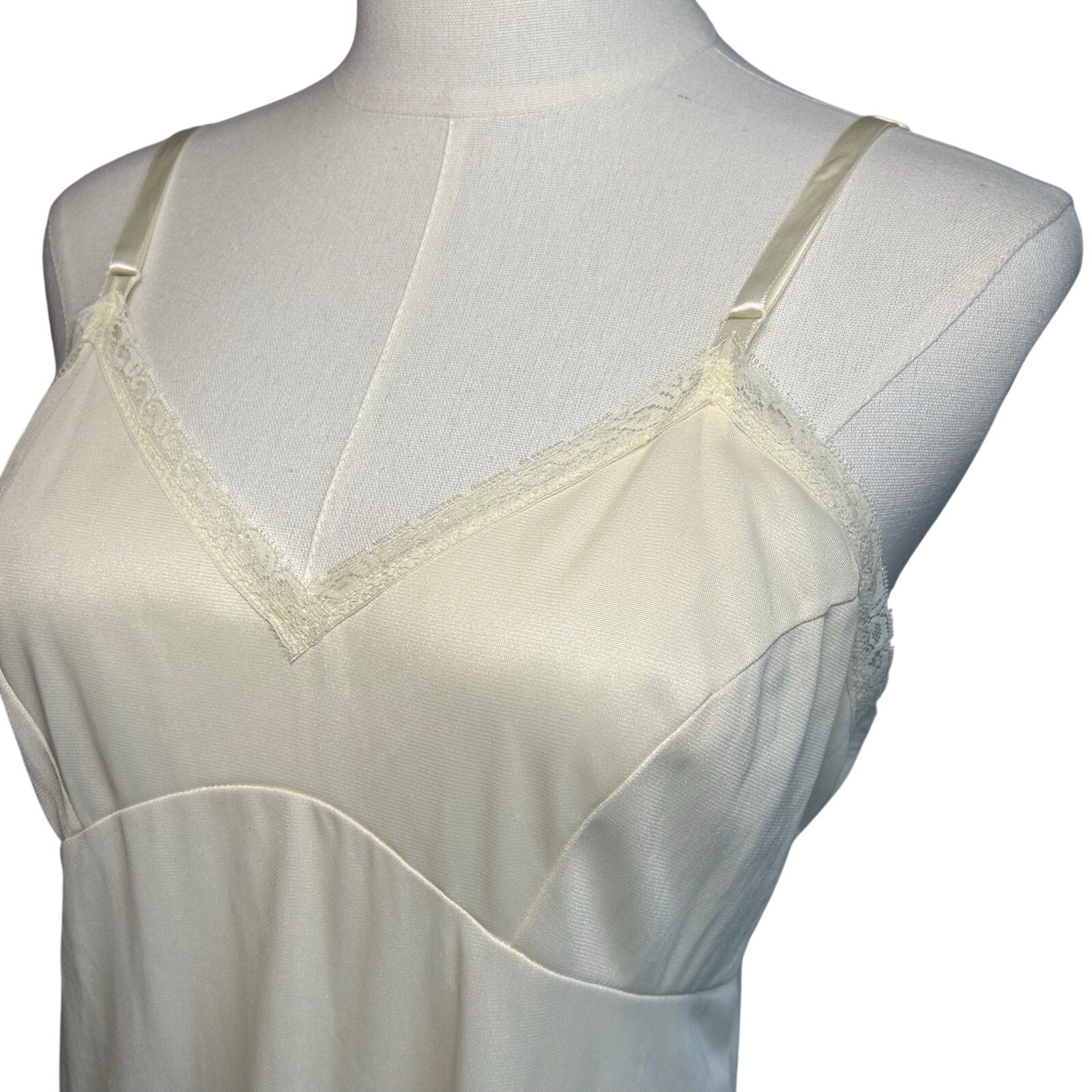 VTG 70s JCPenney Cream Slip S Minimalist Lingerie Coquette Cottage Romantic Twee