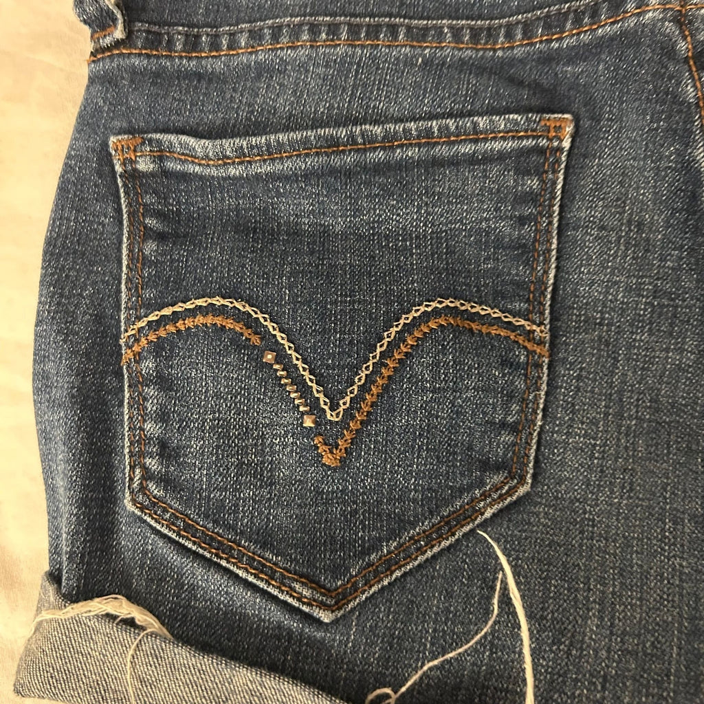 Levi's 529 Curvy Cut Off Denim Shorts Women's Size 4 Dark Wash Indigo