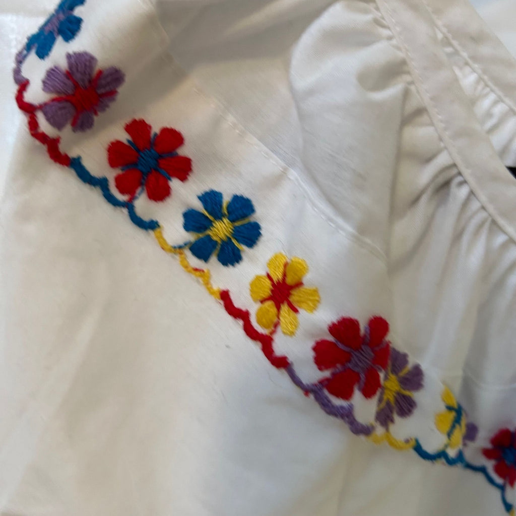 VTG Rockmount Ranch Wear White Floral Embroidered Ruffle Peasant Blouse Boho