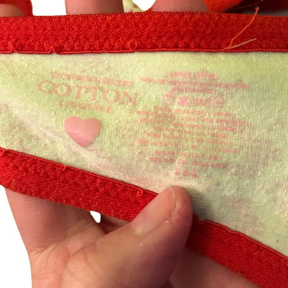 Victoria's Secret White Red Heart Print Cotton T-Shirt Bra Size 36C Casual